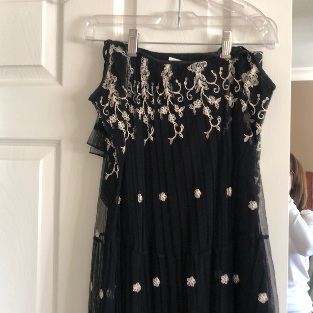Dress - Picture 2 of 4